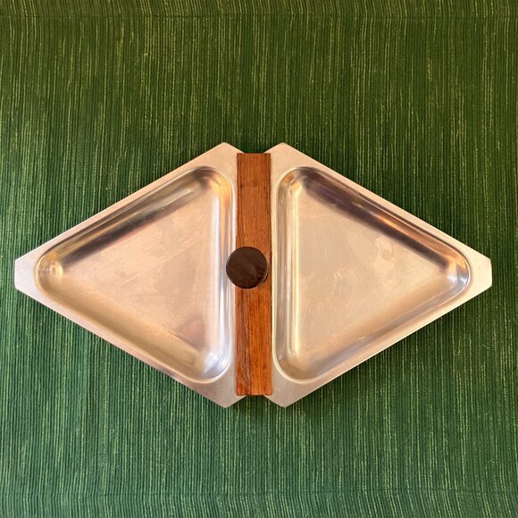 Vintage 1960's Mid Century Modern Food Platters - Danish Triangle Dish, Bakelite - Picture 5 of 16